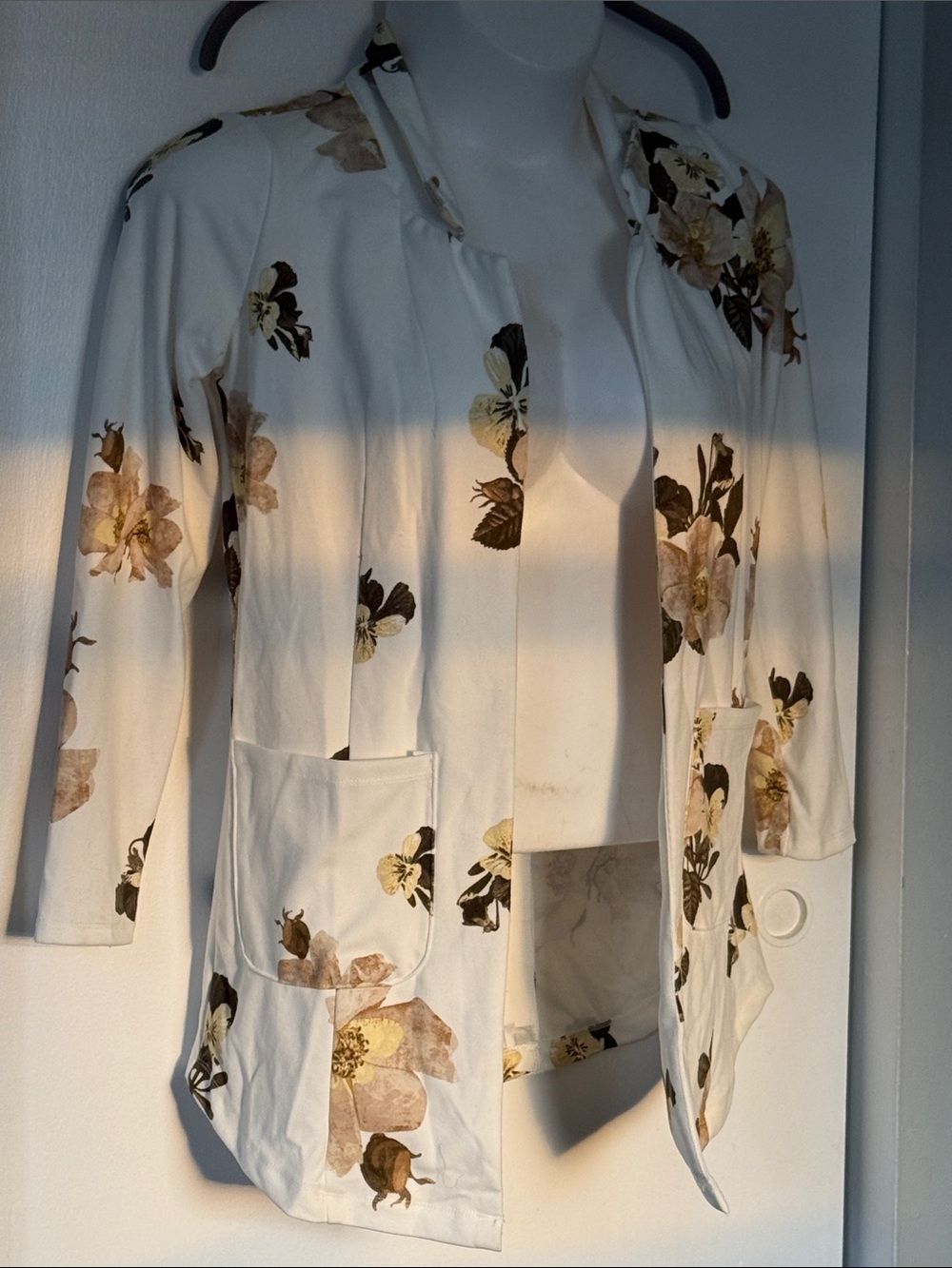 LuLaRoe Gwen  White Floral Open-Front Blazer Size XS